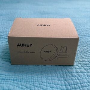 Aukey Magnetic Car Mounts - set of 2